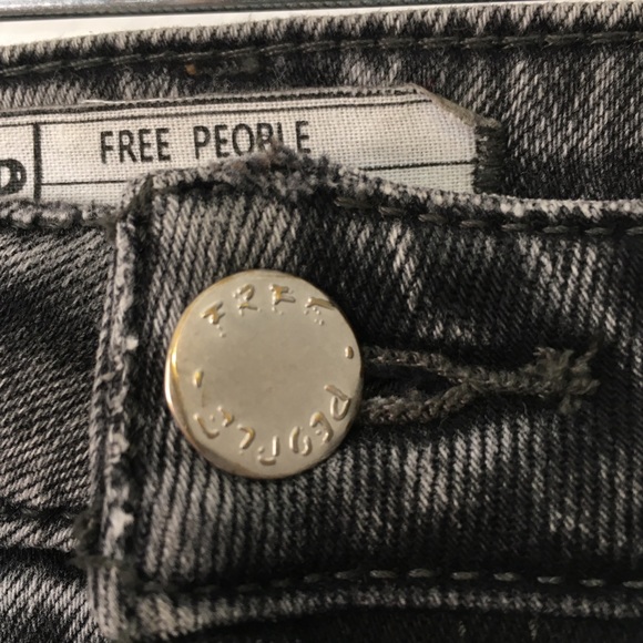 FREE PEOPLE Super Skinny Faded Black Jeans - Picture 5 of 13